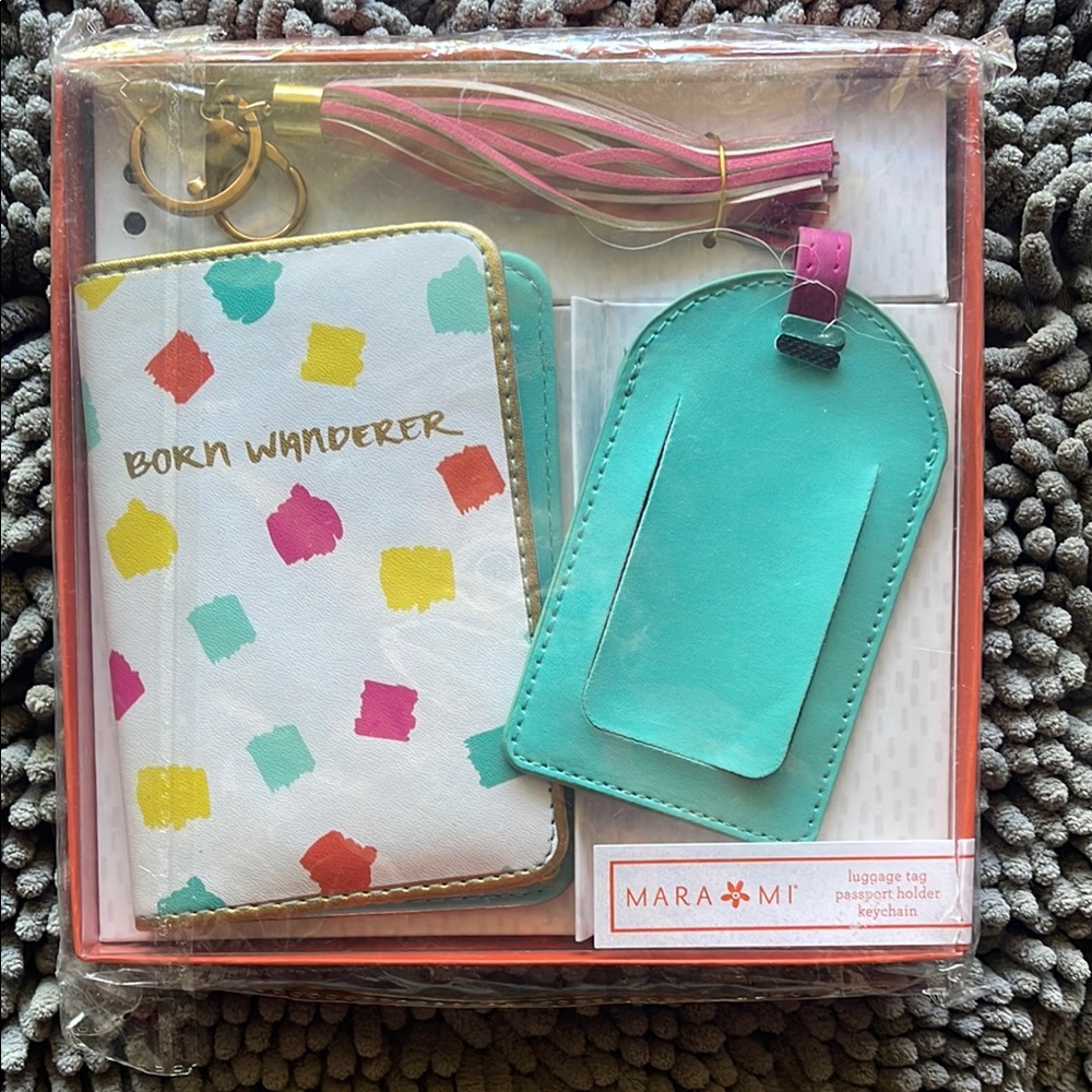 Mara MI Colorful Passport Holder & Luggage Tag Set